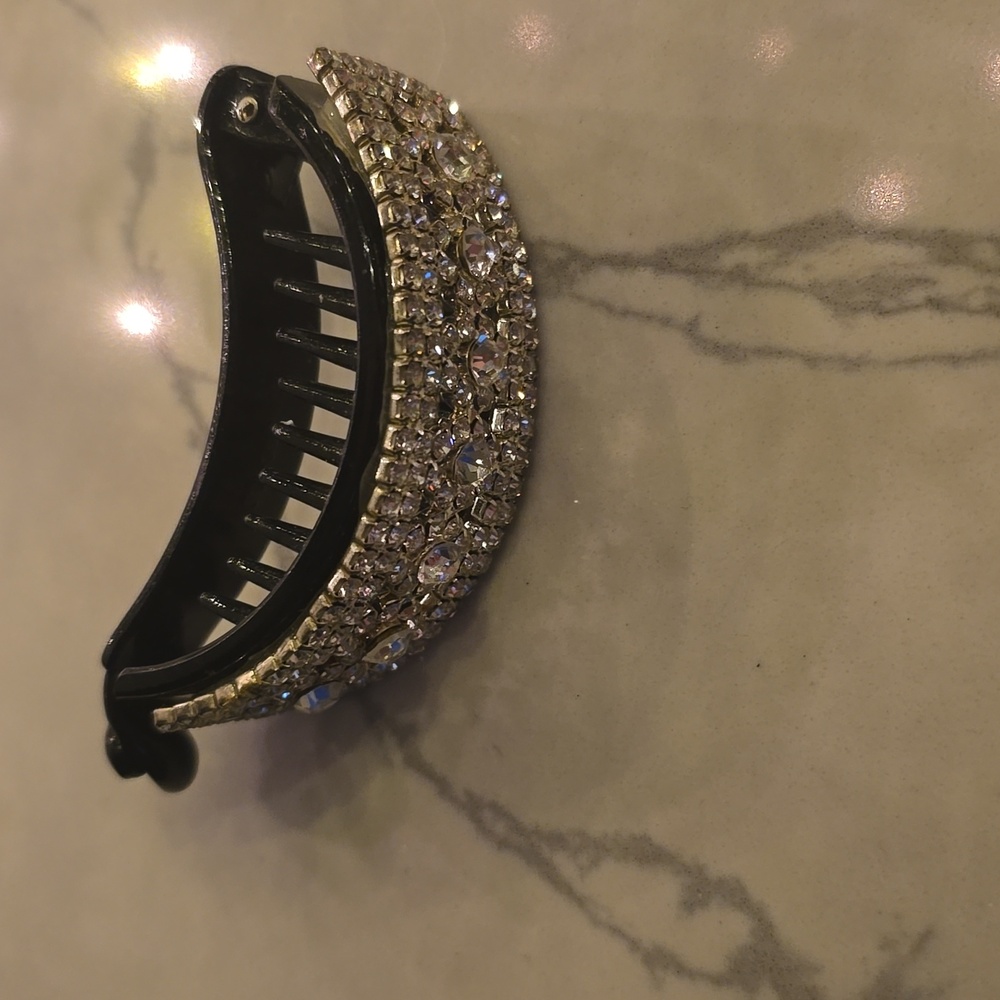 Vintage hair clip